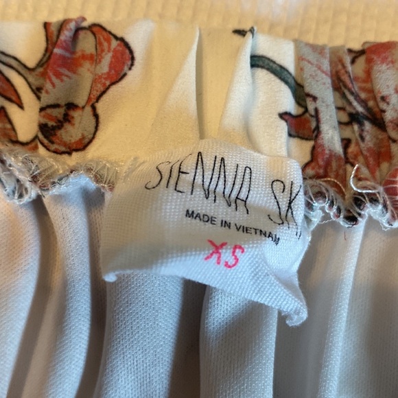 Sienna Sky Floral Jumpsuit with High Neck Details Size XS - Picture 5 of 12